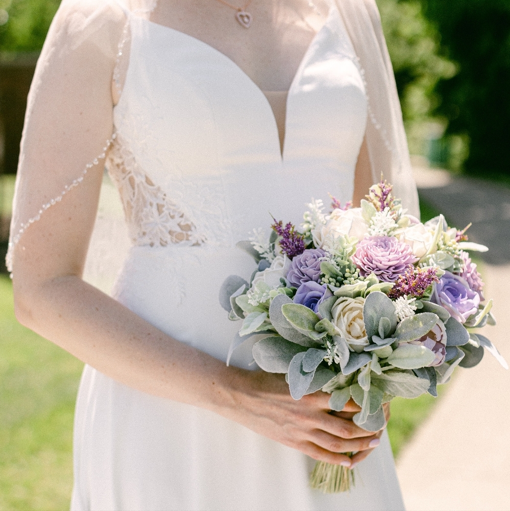 Wedding dress - Essence of Australia d3370